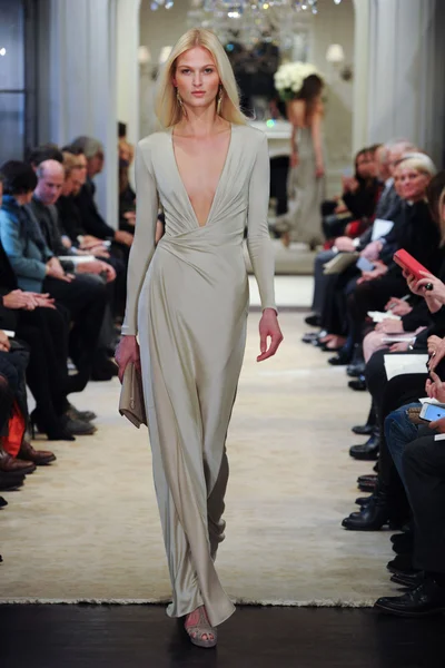 Look 28
